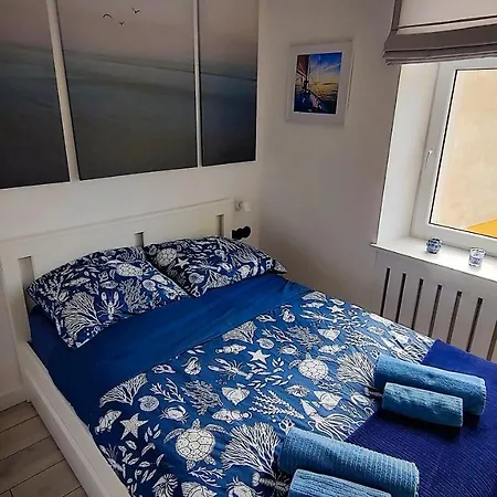 Blue Marina Air Conditioned *