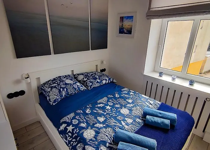 Blue Marina Air Conditioned *