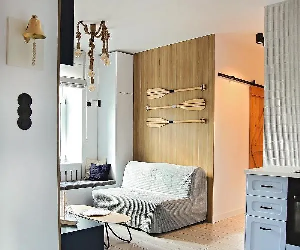 Blue Marina Air Conditioned